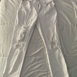 abercrombie high rise mom jeans, white, size 28/6R